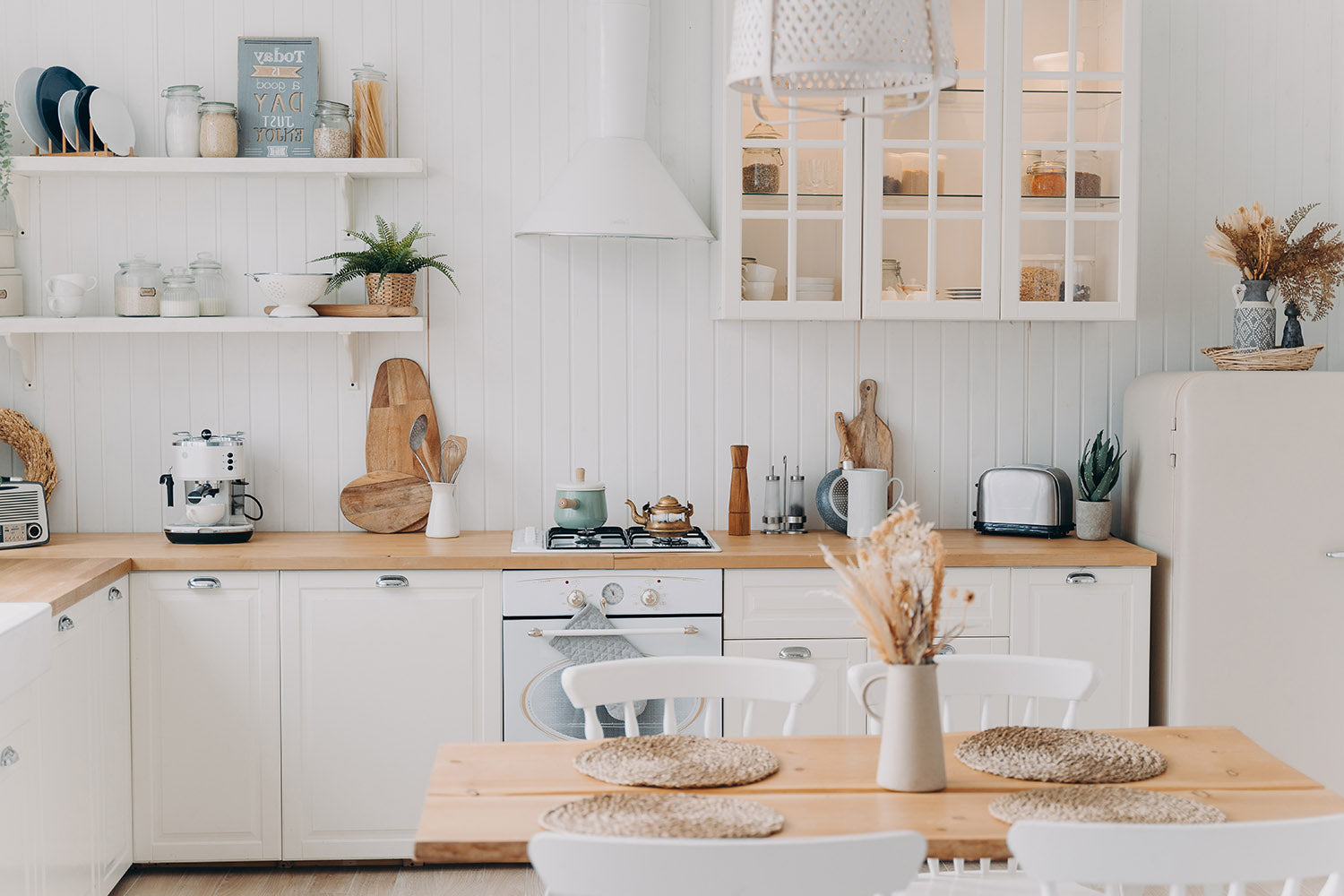 Choosing the Right Furniture Hardware for Your Home