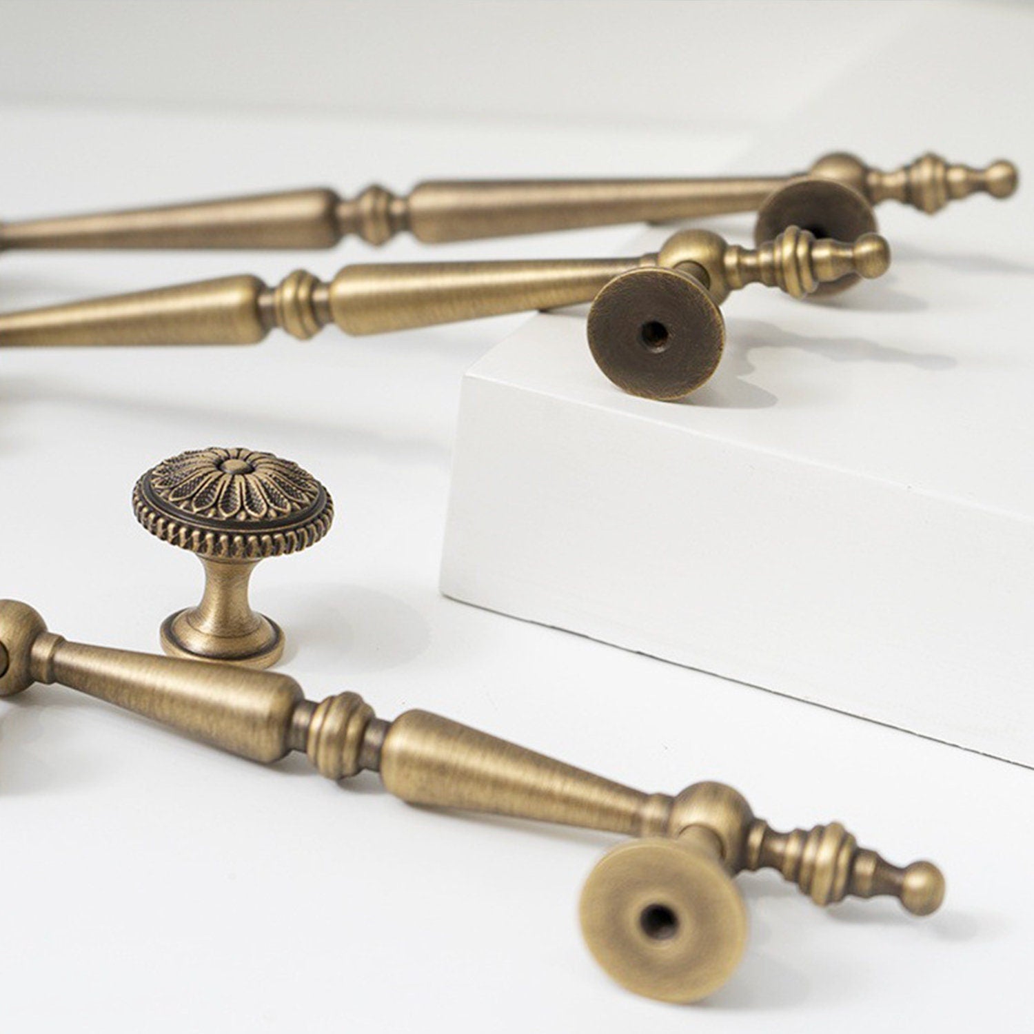 Victorian Antique Brass Knobs And Pulls Solid Brass Cabinet Door Pulls Antique Brass Kitchen Handles Bronze Kitchen Pulls Cabinet Hardware