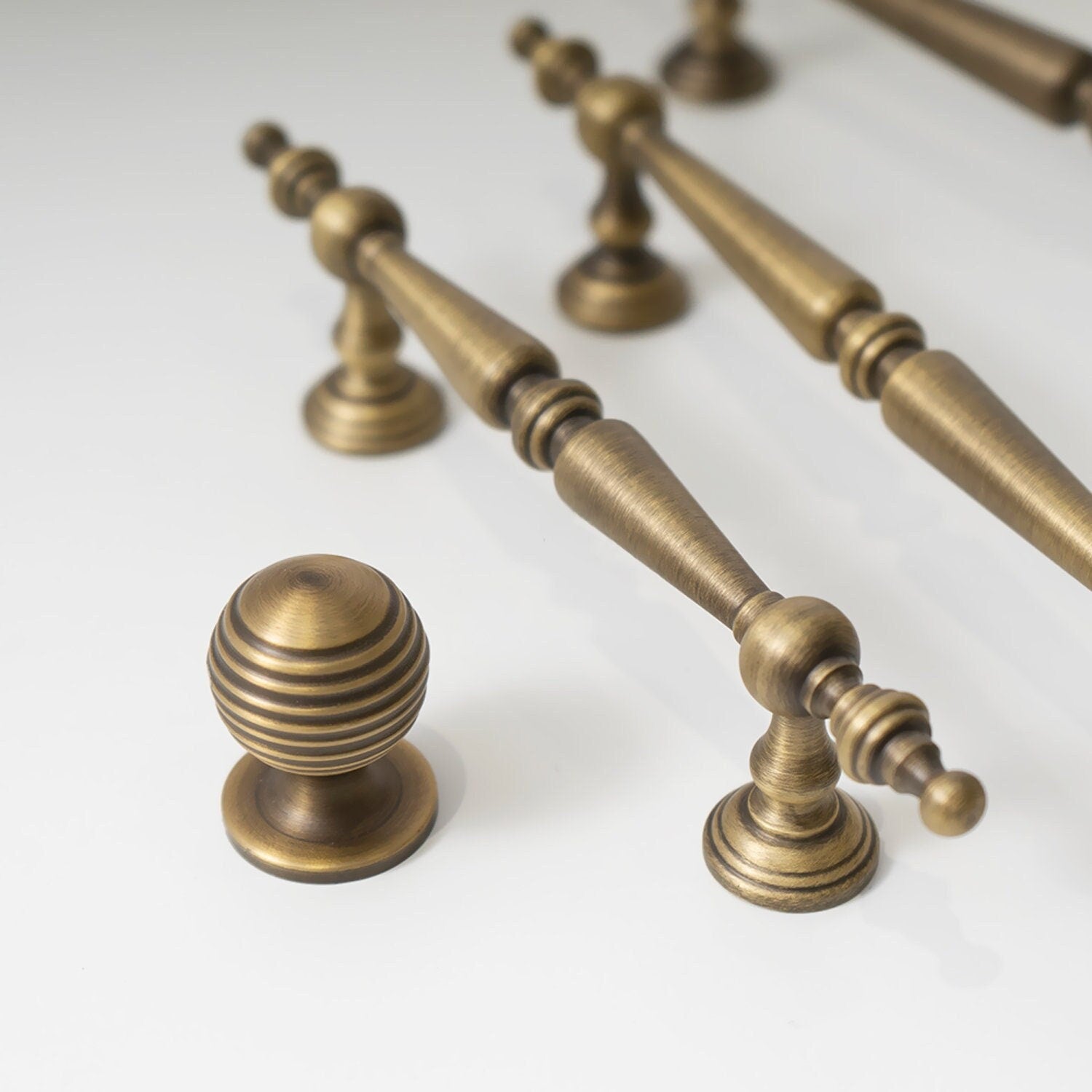 Victorian Antique Brass Knobs And Pulls Solid Brass Cabinet Door Pulls Antique Brass Kitchen Handles Bronze Kitchen Pulls Cabinet Hardware