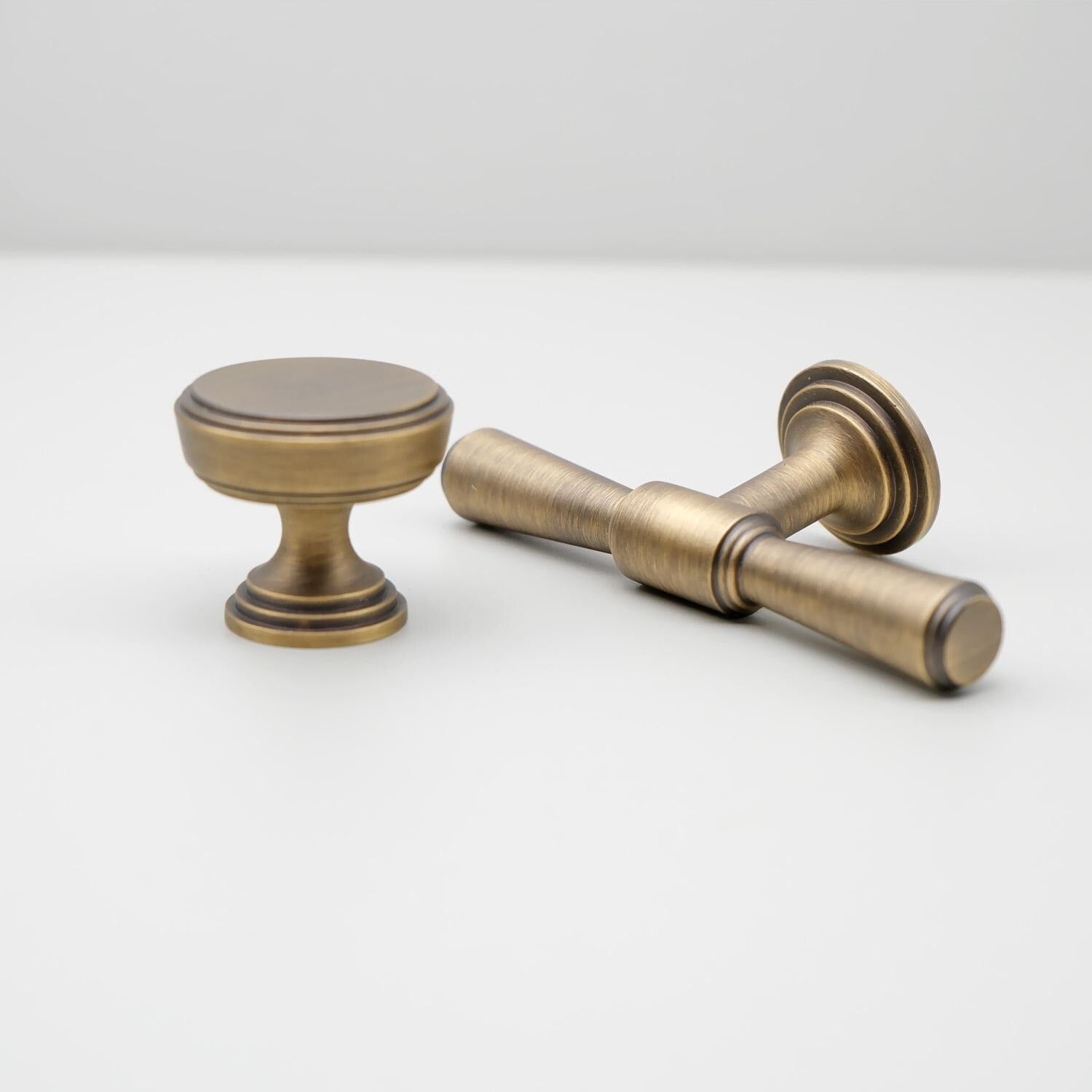 Antique Brass Cabinet Hardware | Gold Kitchen Knobs and Pulls