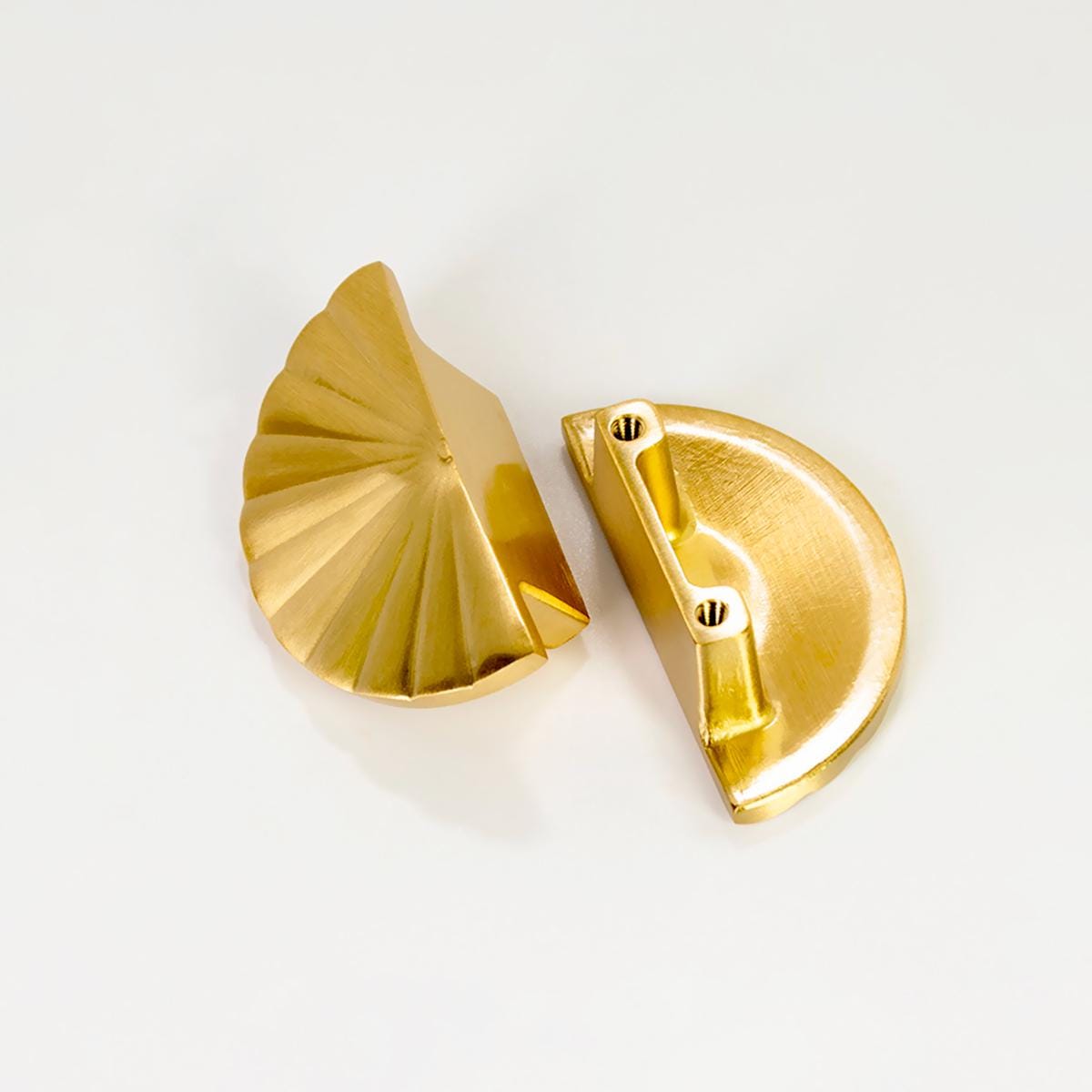 Textured Brass Fan Knob: Modern Cabinet Hardware