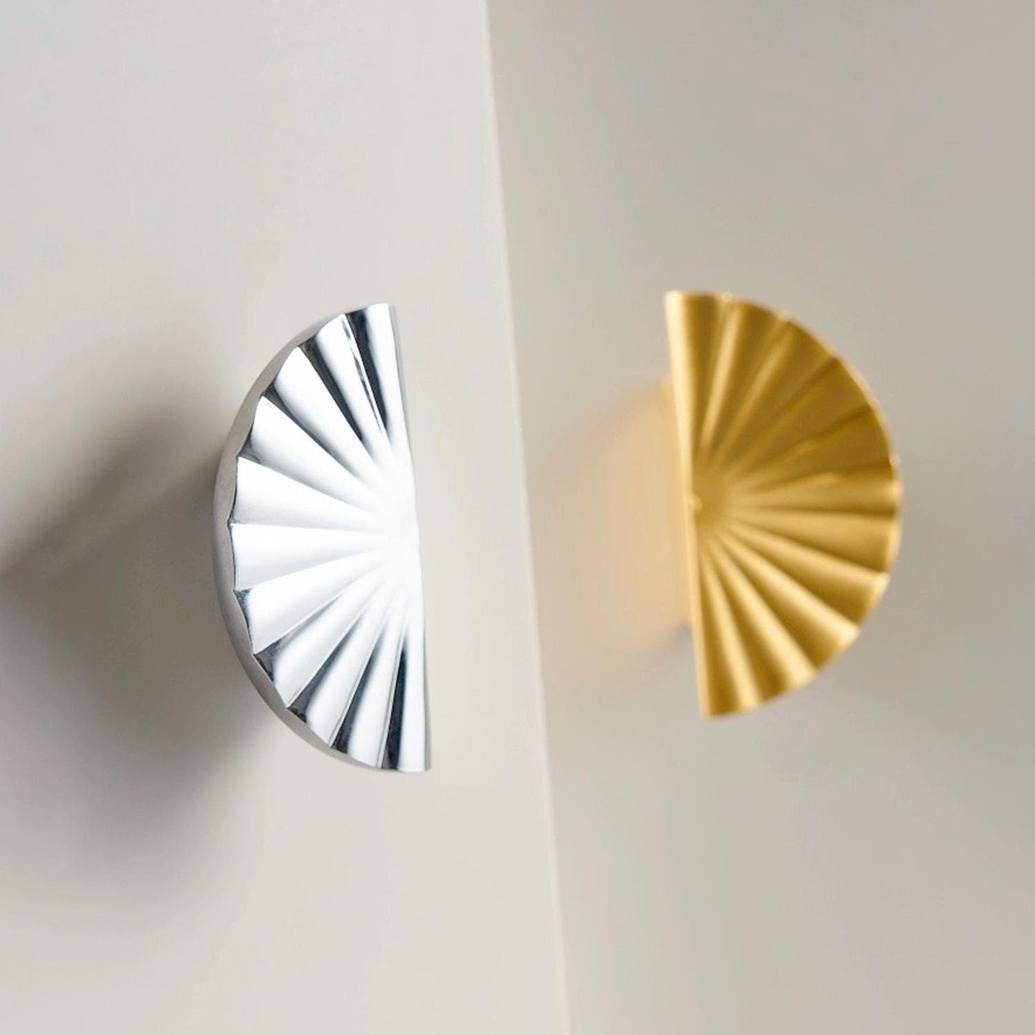 Textured Brass Fan Knob: Modern Cabinet Hardware