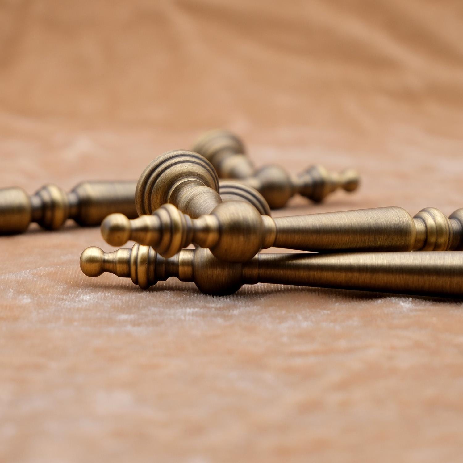 Victorian Antique Brass Knobs And Pulls, Antique Gold Pulls, Brass Cabinet Pulls, Antique Brass Kitchen Handles, Kitchen Cabinet Hardware