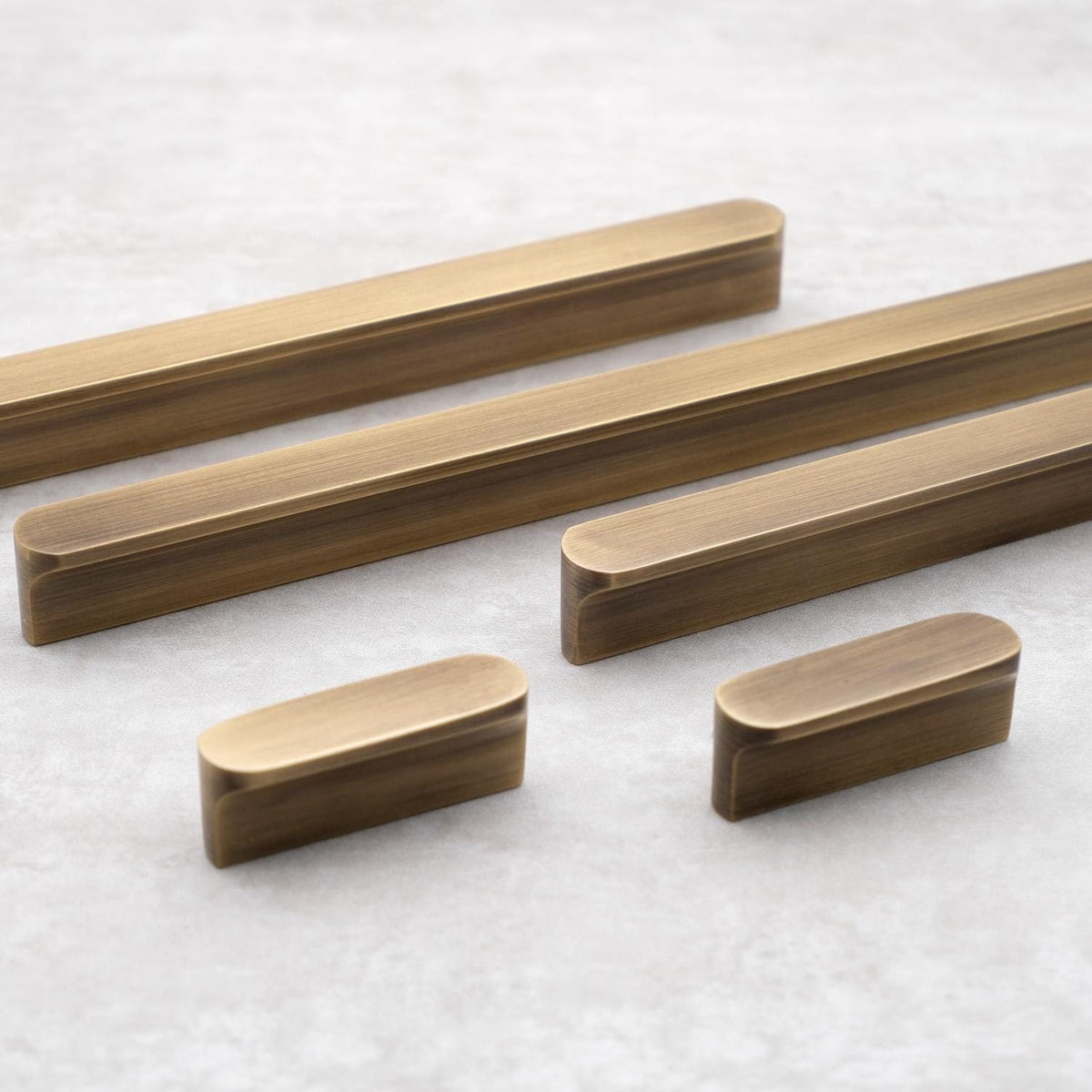 Minimalist Antique Brass Cabinet Finger Pulls for Kitchen, Drawer, Wardrobe, Dresser