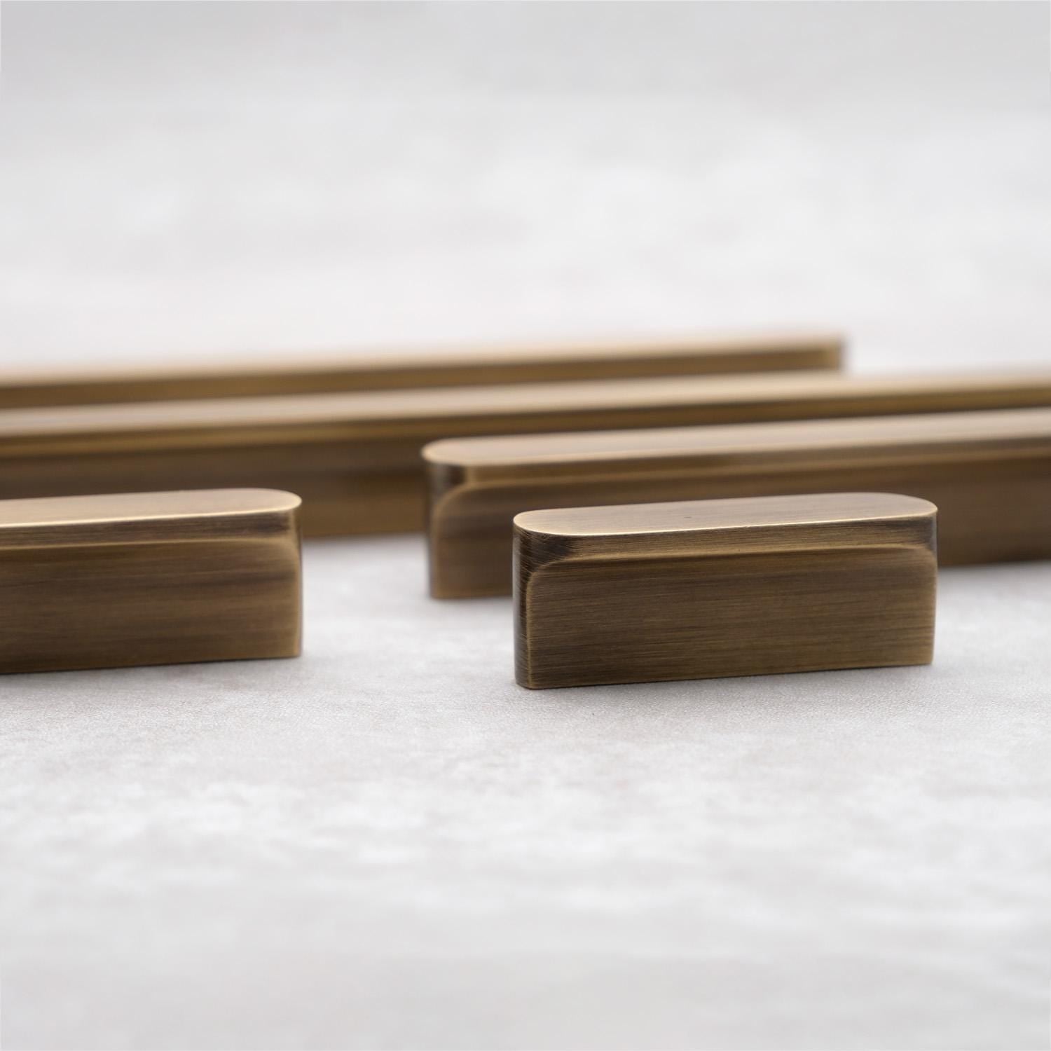 Minimalist Antique Brass Cabinet Finger Pulls for Kitchen, Drawer, Wardrobe, Dresser