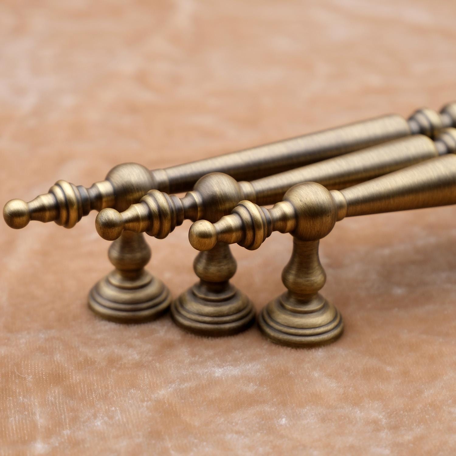 Victorian Antique Brass Knobs And Pulls, Antique Gold Pulls, Brass Cabinet Pulls, Antique Brass Kitchen Handles, Kitchen Cabinet Hardware