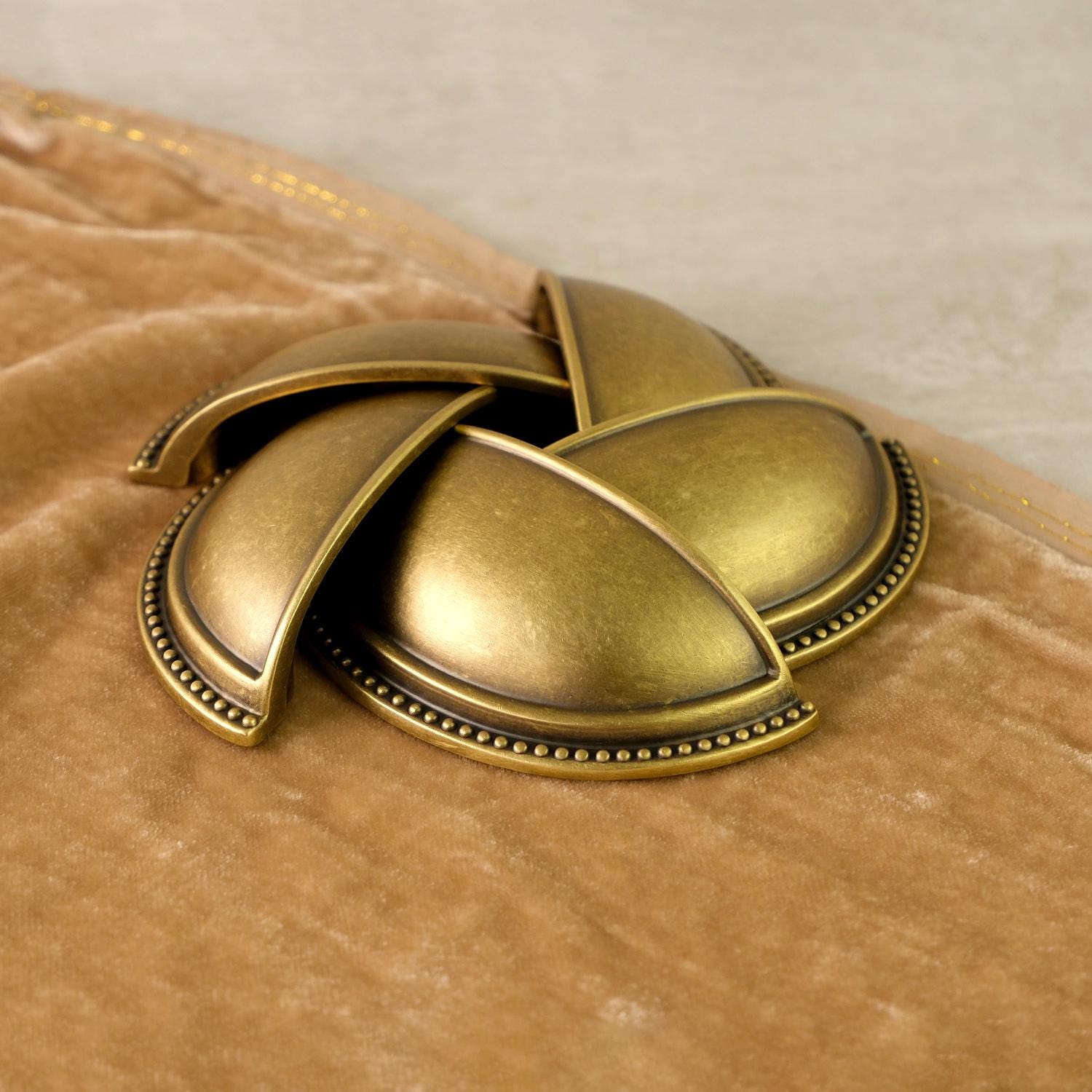 Beaded Antique Brass Cup Pull Handles: Retro Kitchen Drawer Hardware