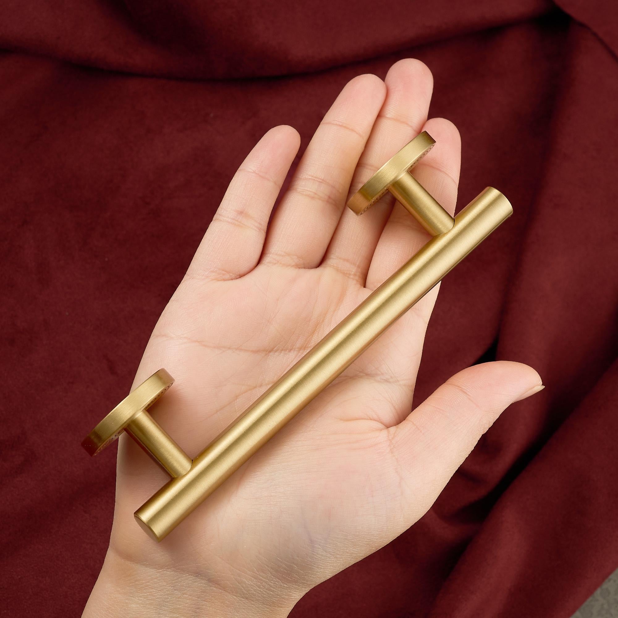 Fluted Brass Cabinet Pull, Brushed Gold Drawer Handle, Modern Kitchen Hardware